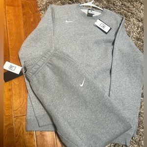 Selling Nike sweat suit two piece set Brand New
